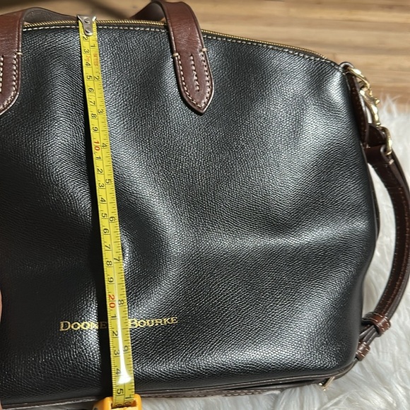 Vintage Dooney & Bourke Black/Brown, Leather bag w/ crossbody strap - Picture 14 of 15